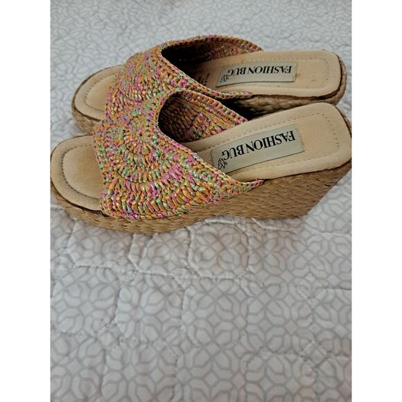 Women's Fashion Bug Chunk Sandals Size 7 - Picture 8 of 12